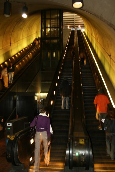 escalatorformetrosystem.jpg
